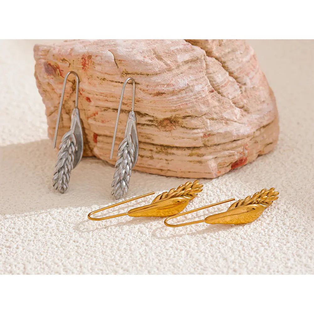 Make a personal statement with our Ear of Wheat Fashion Earrings. These 18K gold plated, water-resistant earrings are crafted from stainless steel, offering a chic and durable accessory for women