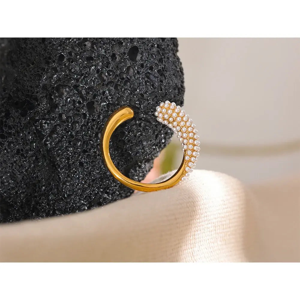 Elegant Imitation Pearls Ring