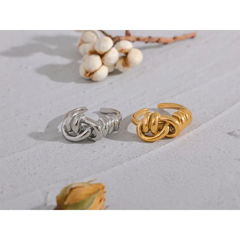 Geometric Knot Ring