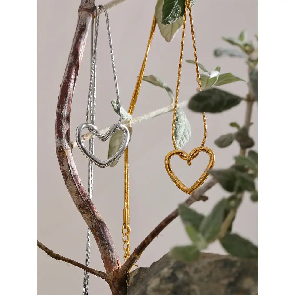 Minimalist Golden Heart Hollow Pendant Necklace